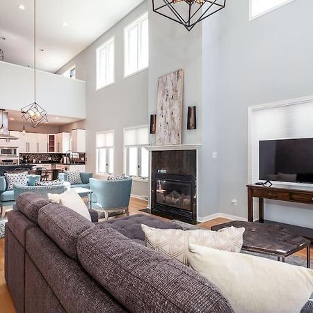 Eclectic Stylish And Cozy Milwaukee Unit Villa ภายนอก รูปภาพ