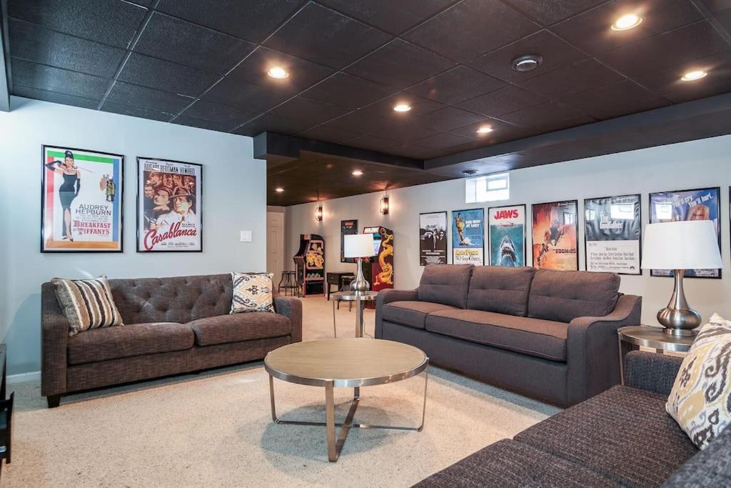 Eclectic Stylish And Cozy Milwaukee Unit Villa ภายนอก รูปภาพ