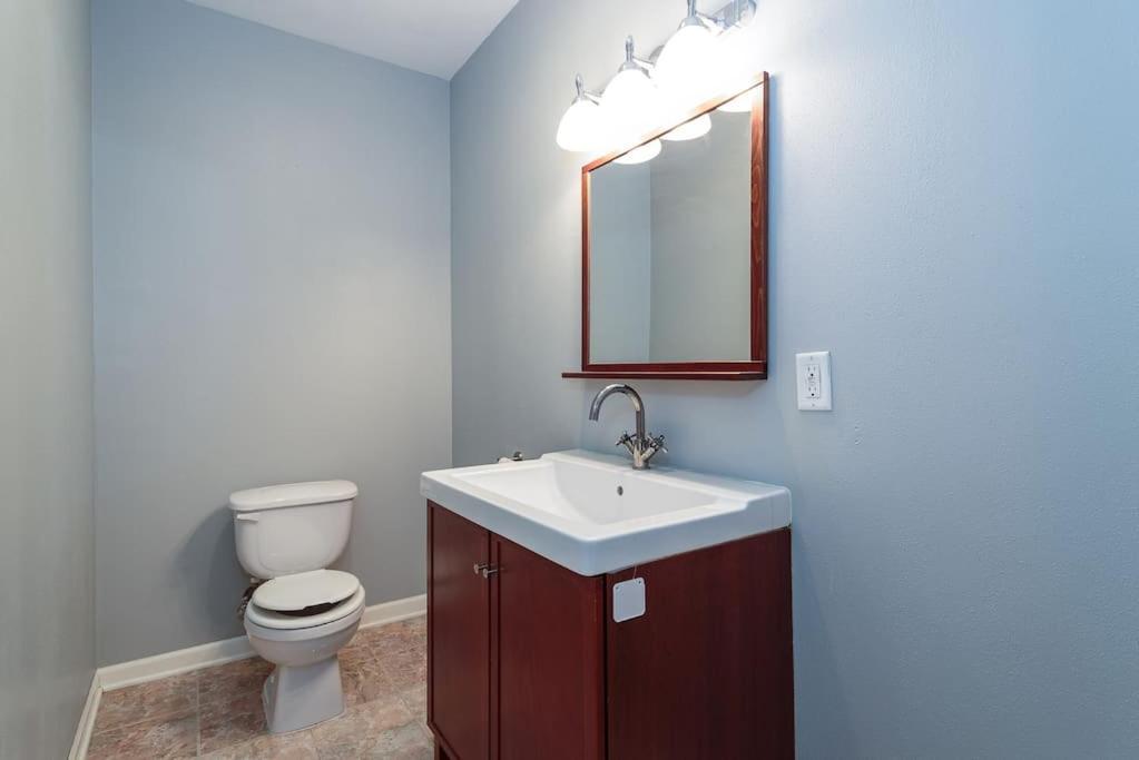 Eclectic Stylish And Cozy Milwaukee Unit Villa ภายนอก รูปภาพ