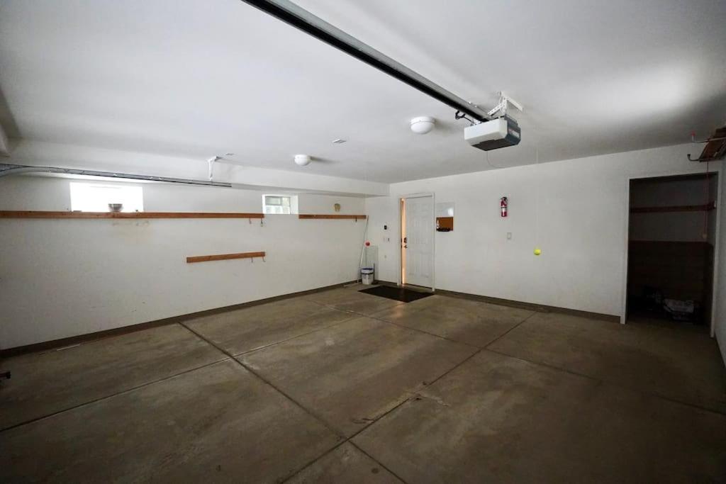 Eclectic Stylish And Cozy Milwaukee Unit Villa ภายนอก รูปภาพ