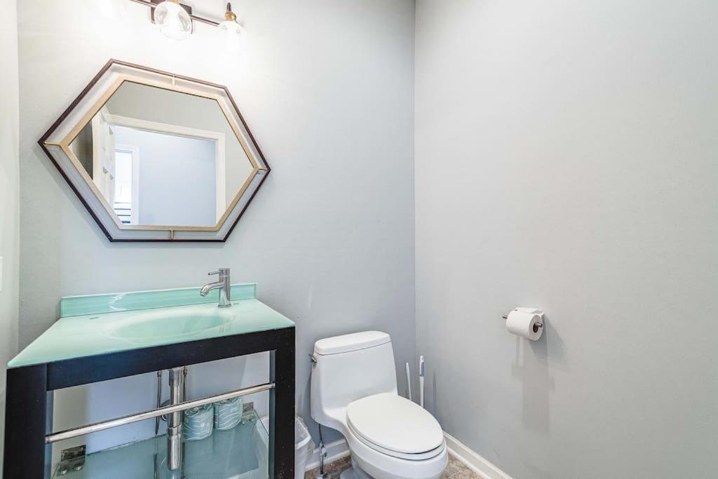 Eclectic Stylish And Cozy Milwaukee Unit Villa ภายนอก รูปภาพ