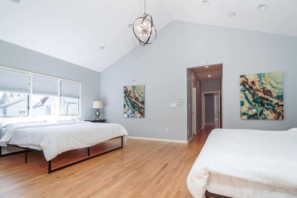 Eclectic Stylish And Cozy Milwaukee Unit Villa ภายนอก รูปภาพ